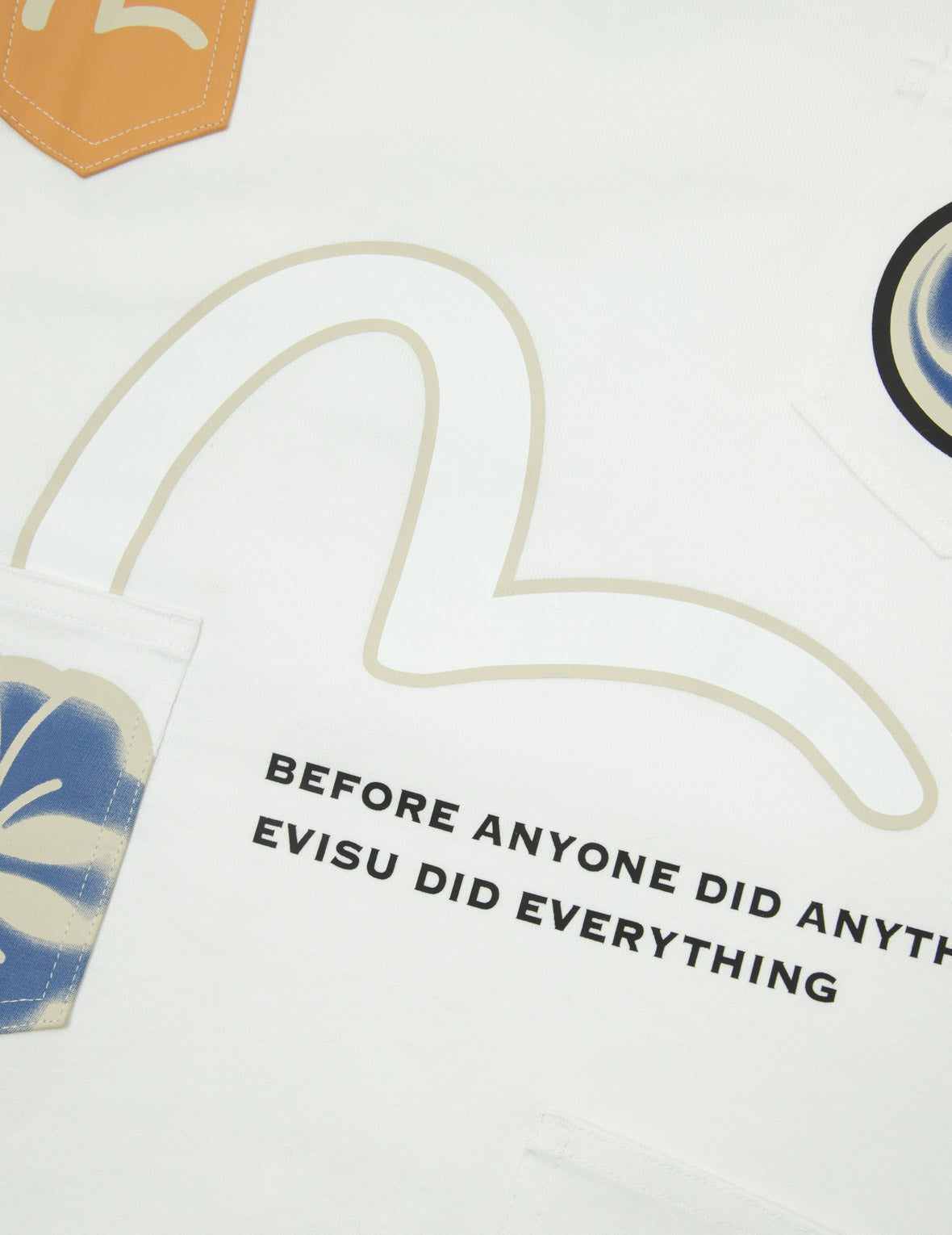 多重印花和多重口袋宽版休闲T恤