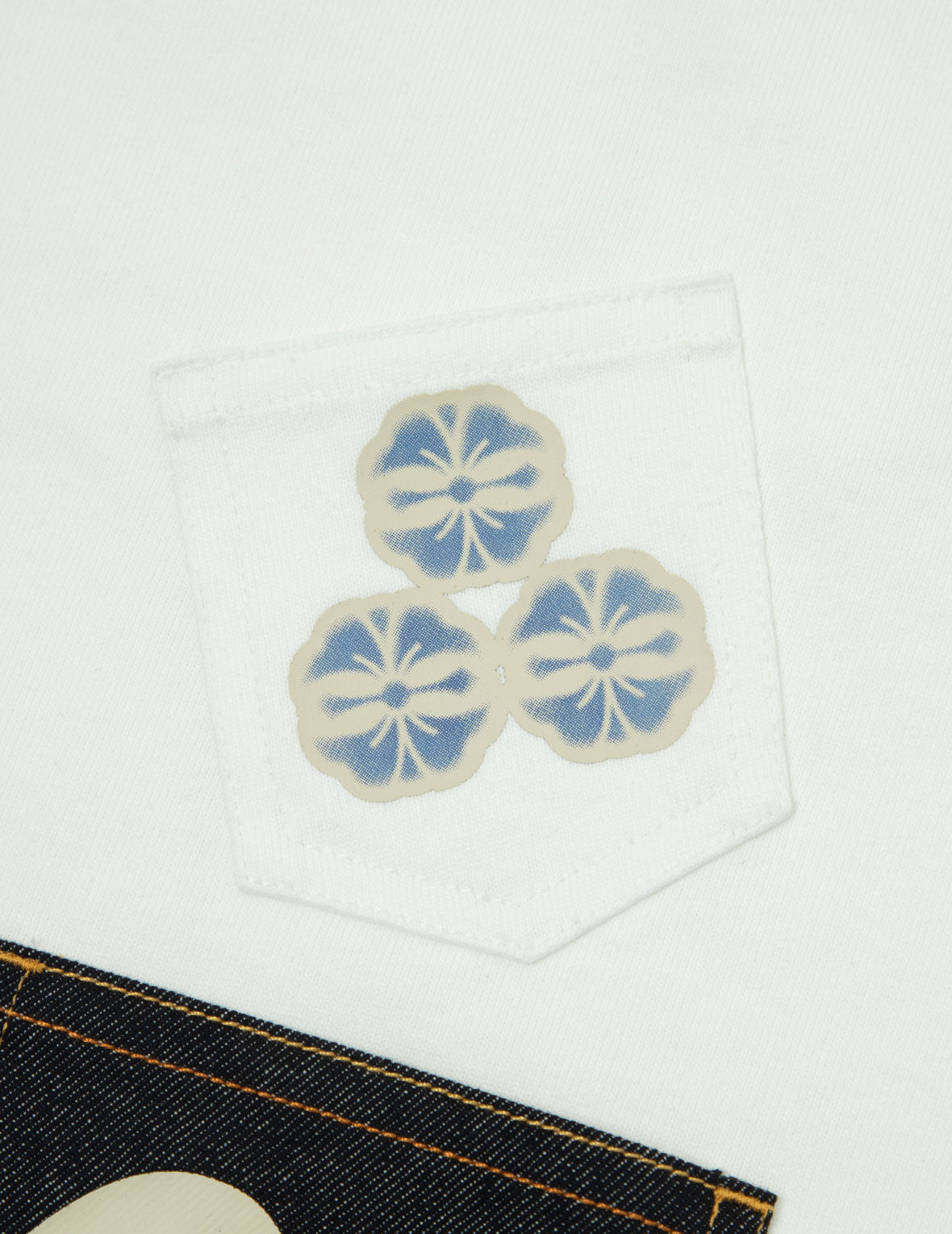 多重印花和多重口袋宽版休闲T恤