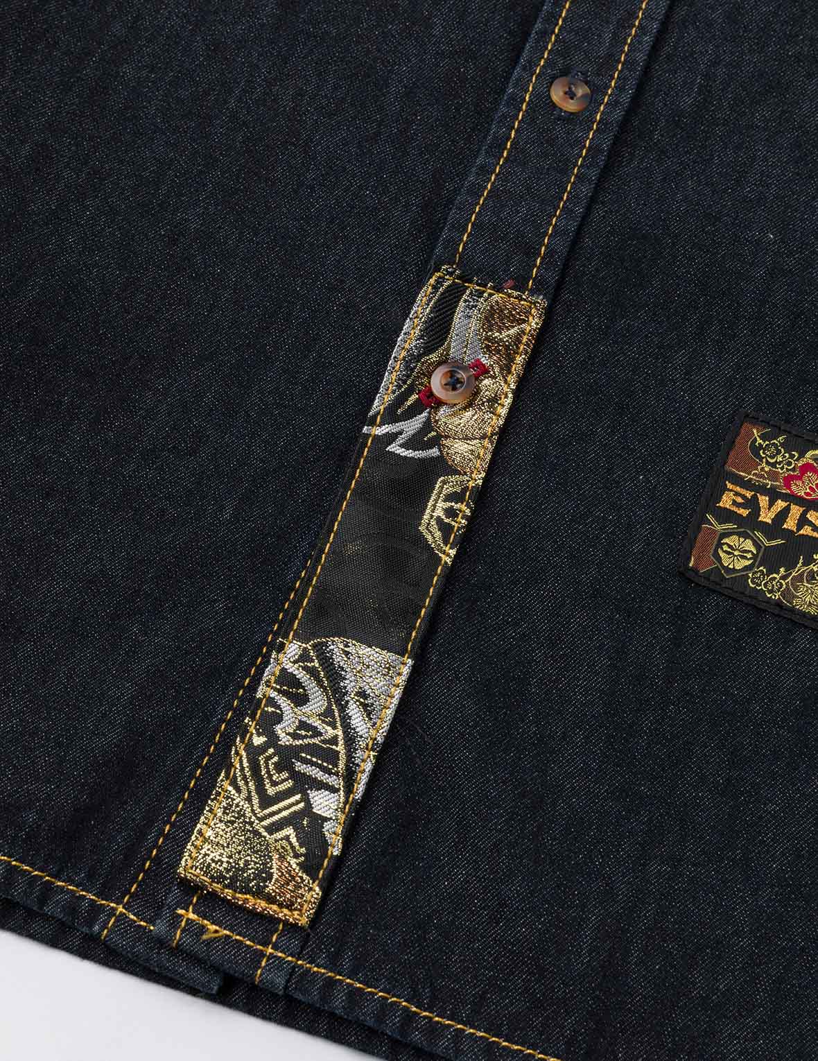 多口袋和织锦海鸥刺绣常规版型牛仔衬衣