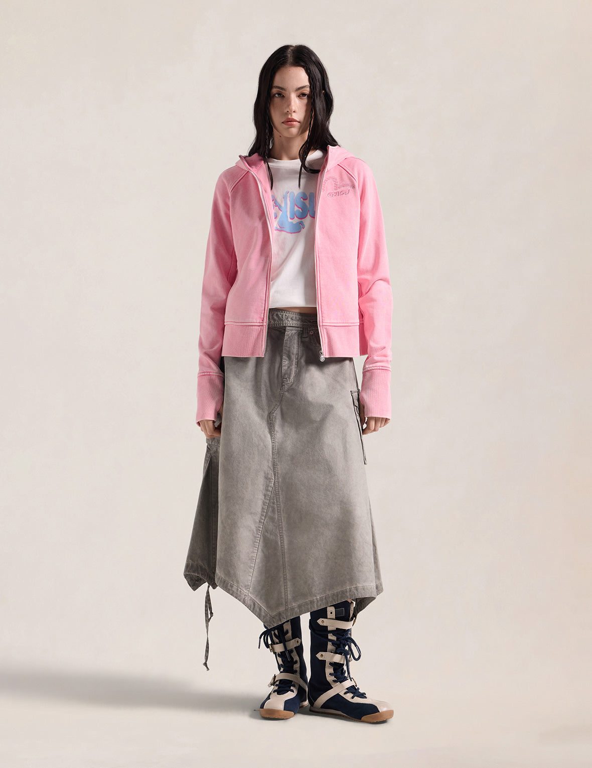 心形贴布脏污水洗短款连帽卫衣