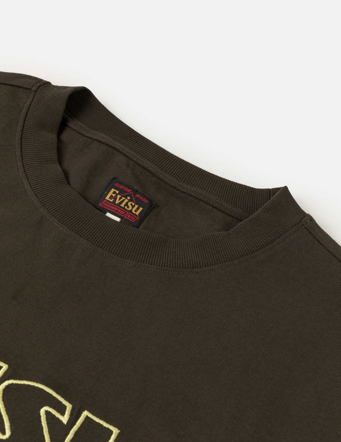 Alligator vs Seagull Outlined Embroidery T-shirt