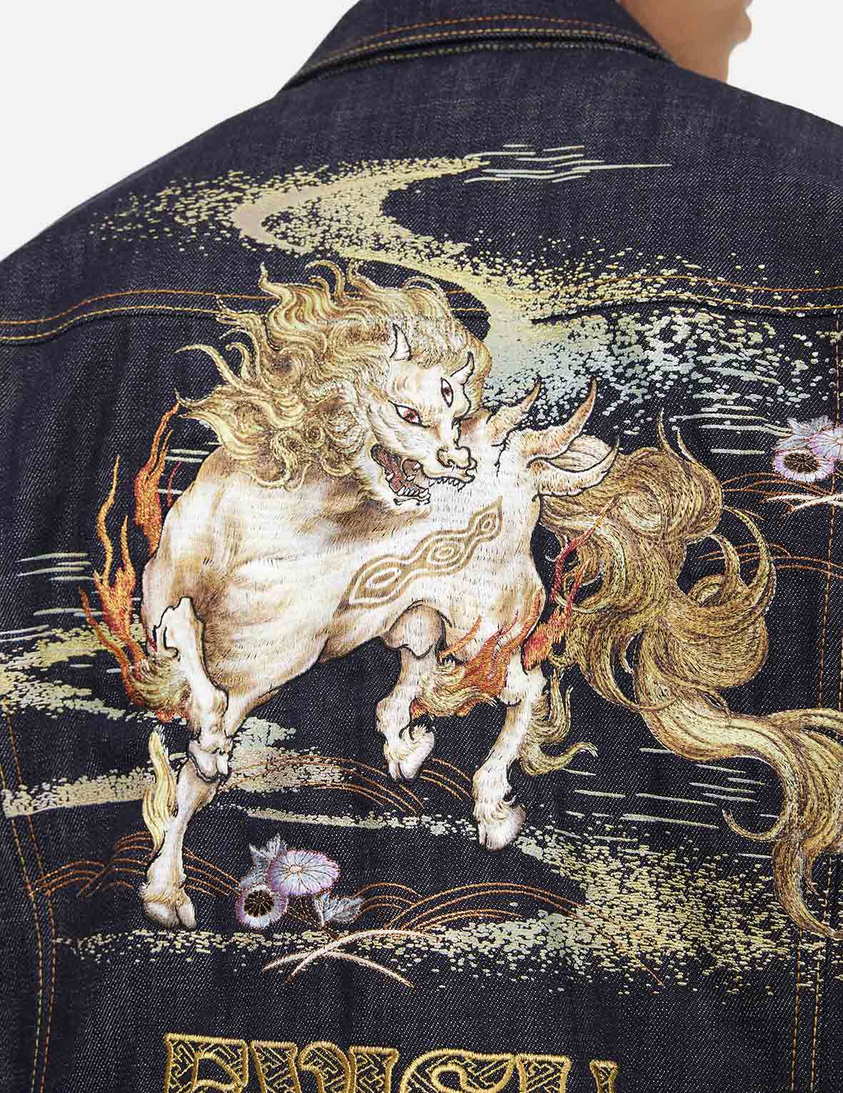 神兽白泽刺绣宽版休闲牛仔外套