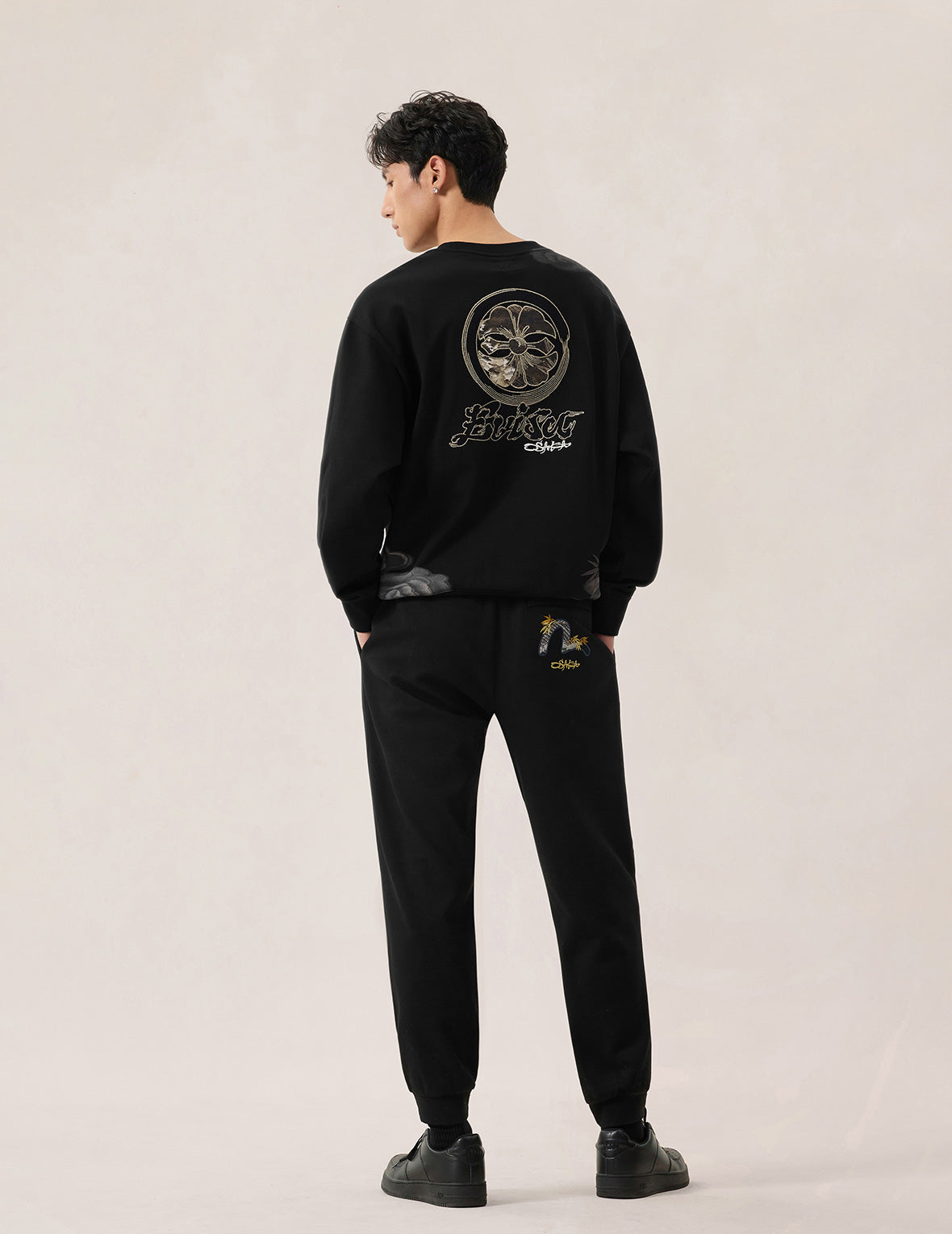 Seagull Brocade Appliqué Sweatpants