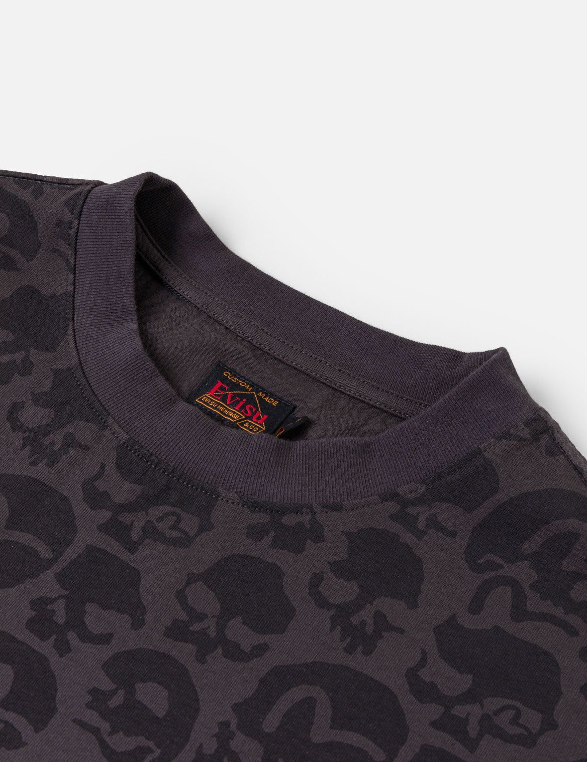 满版骷髅武士刺绣T恤