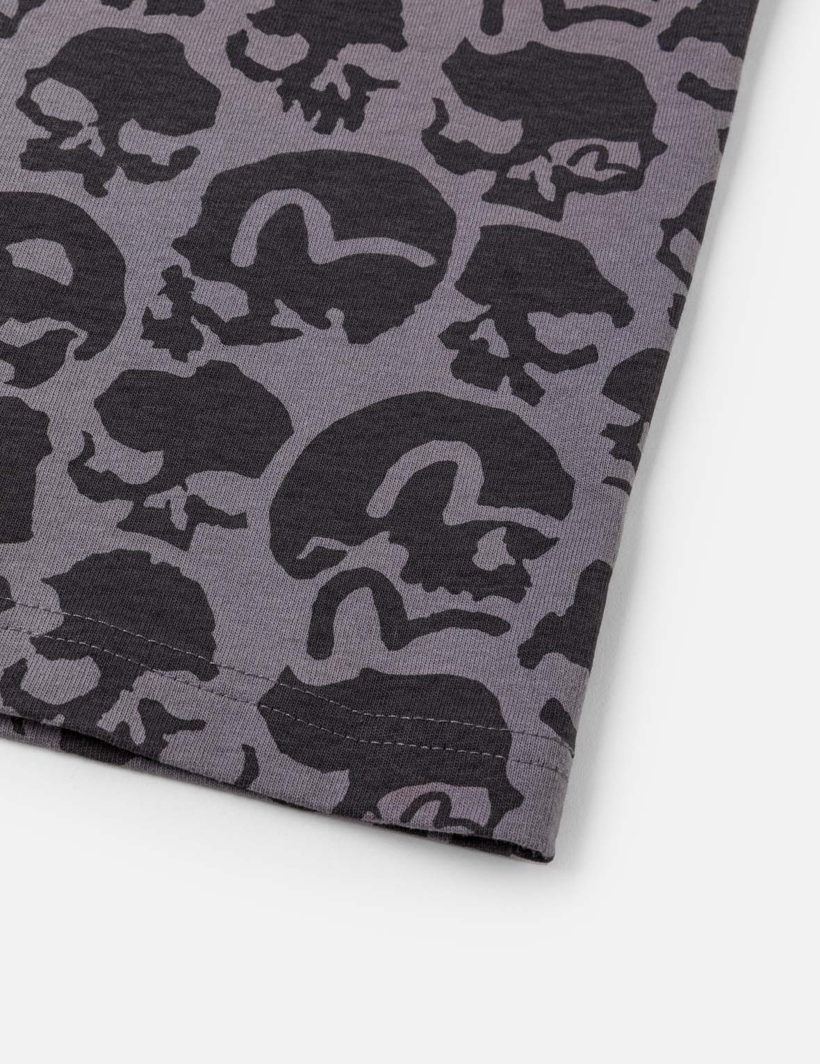 满版骷髅武士刺绣T恤