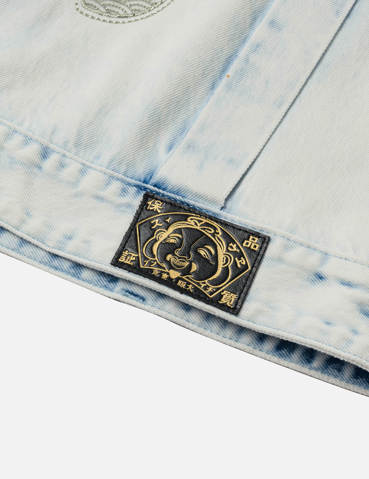 Bleach Washed Kamon Embroidery Fashion Fit Denim Jacket