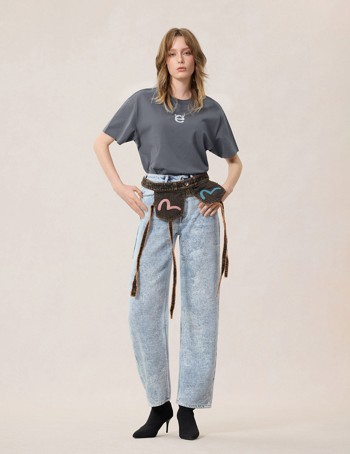 主题图案大 M 印花 T恤