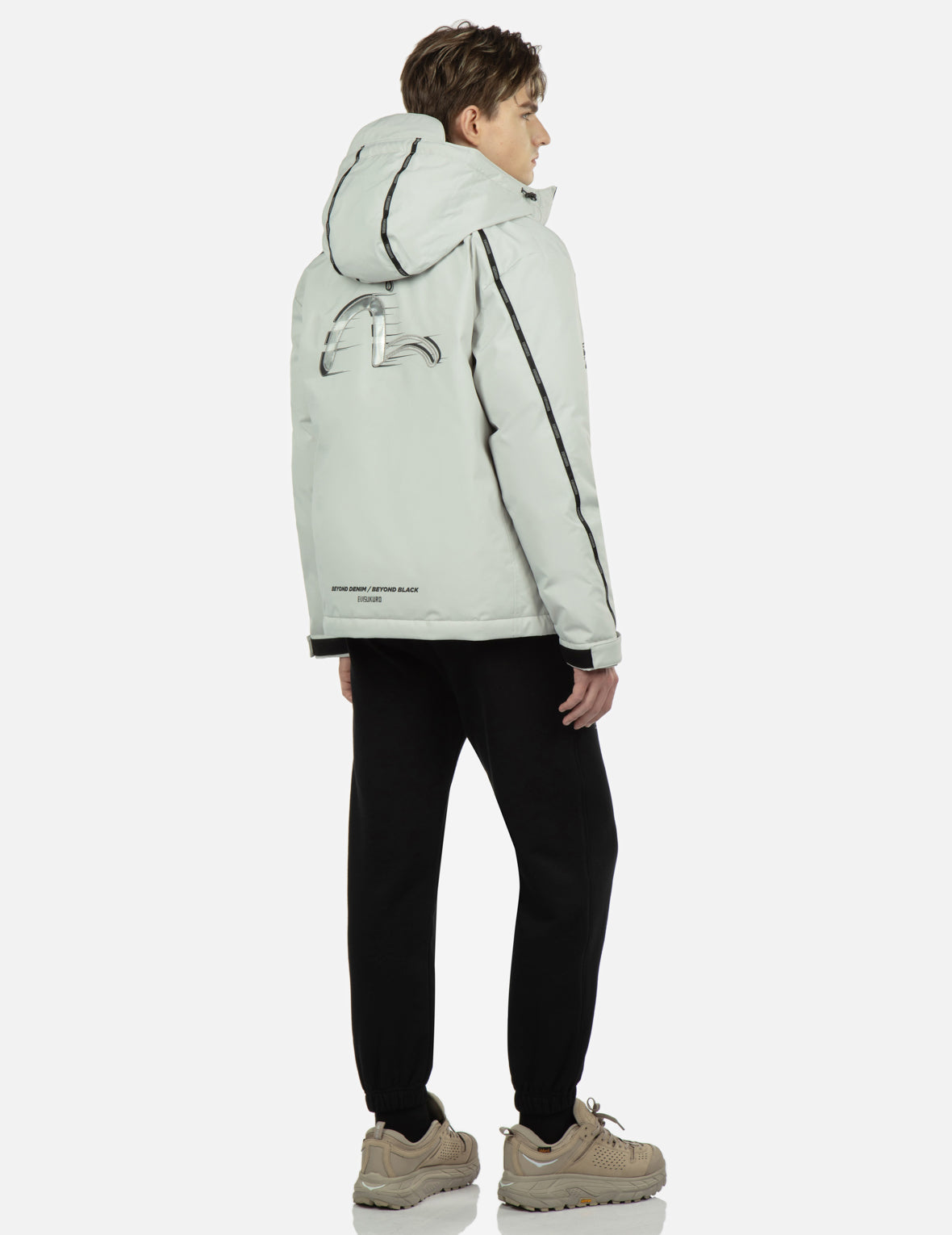 移动式PVC海鸥拼贴羽绒夹克