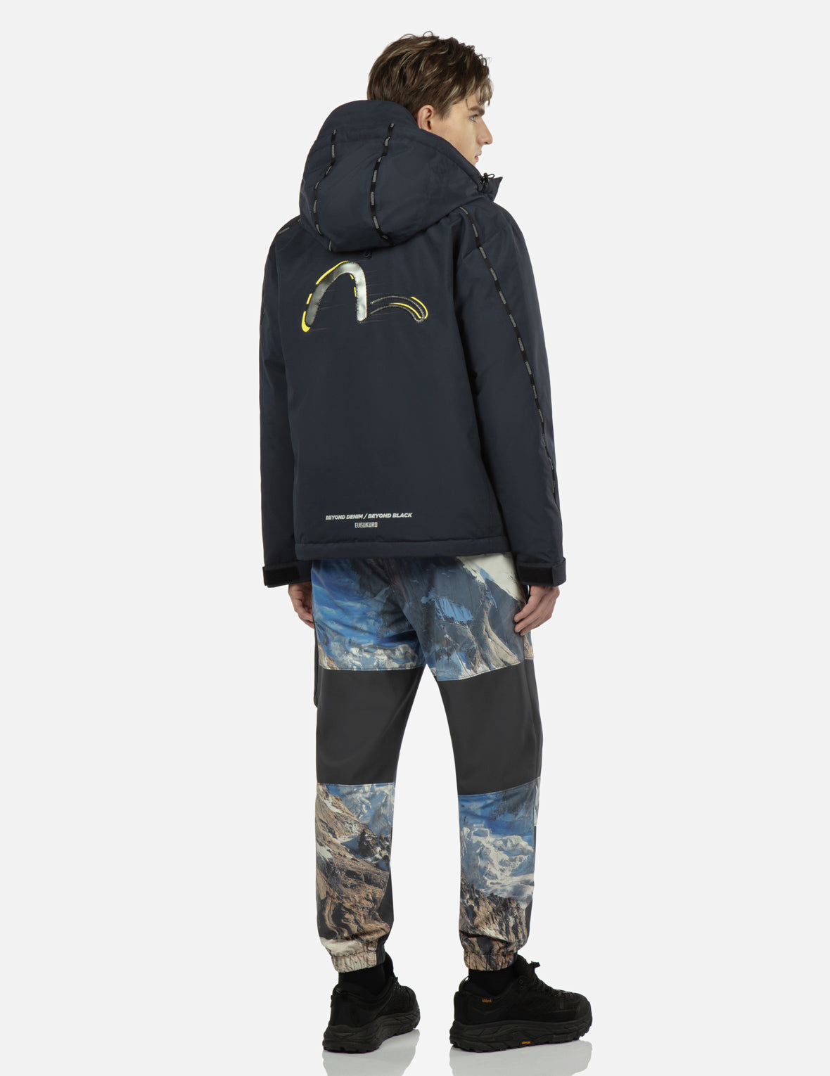 移动式PVC海鸥拼贴羽绒夹克