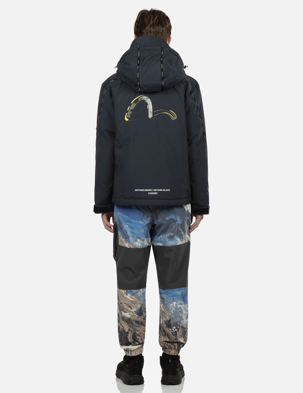 移动式PVC海鸥拼贴羽绒夹克