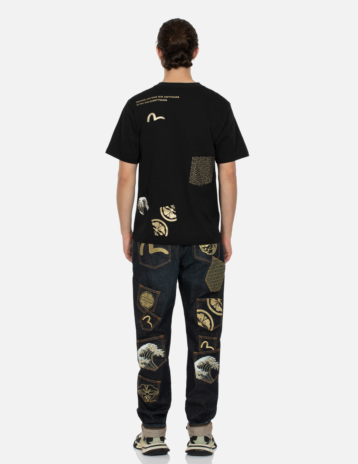 多重印花和多重口袋常规版型T恤