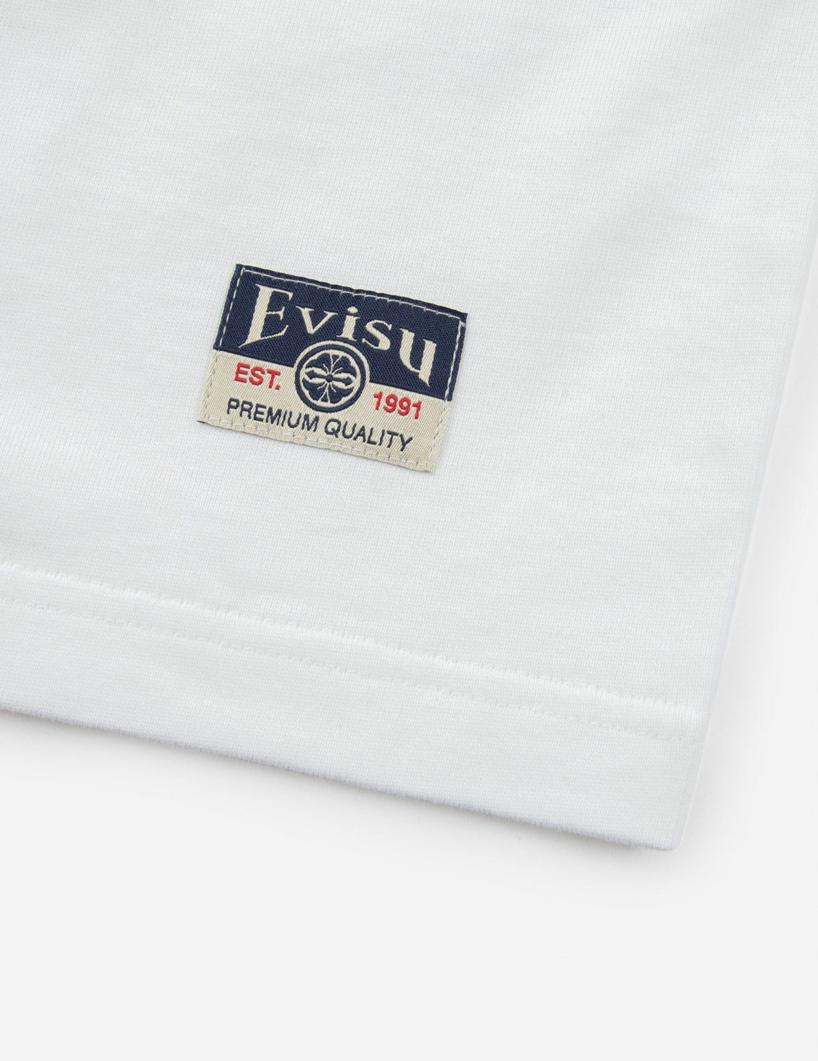 多重印花和多重口袋常规版型T恤