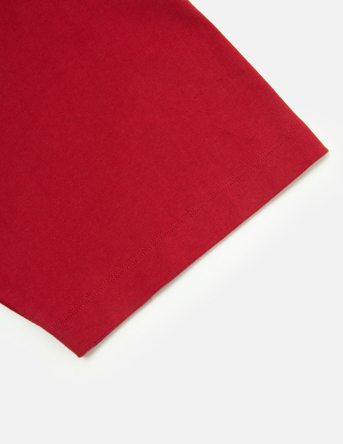 多重印花和多重口袋宽版休闲T恤