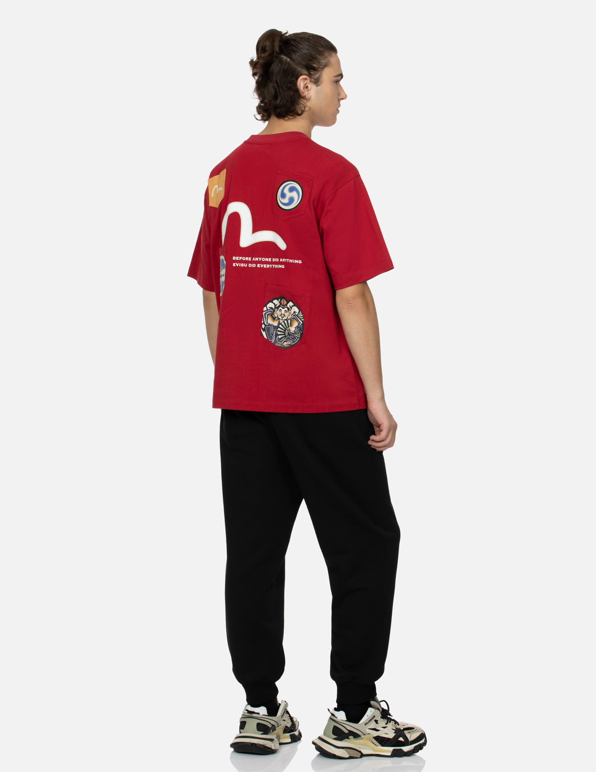 多重印花和多重口袋宽版休闲T恤