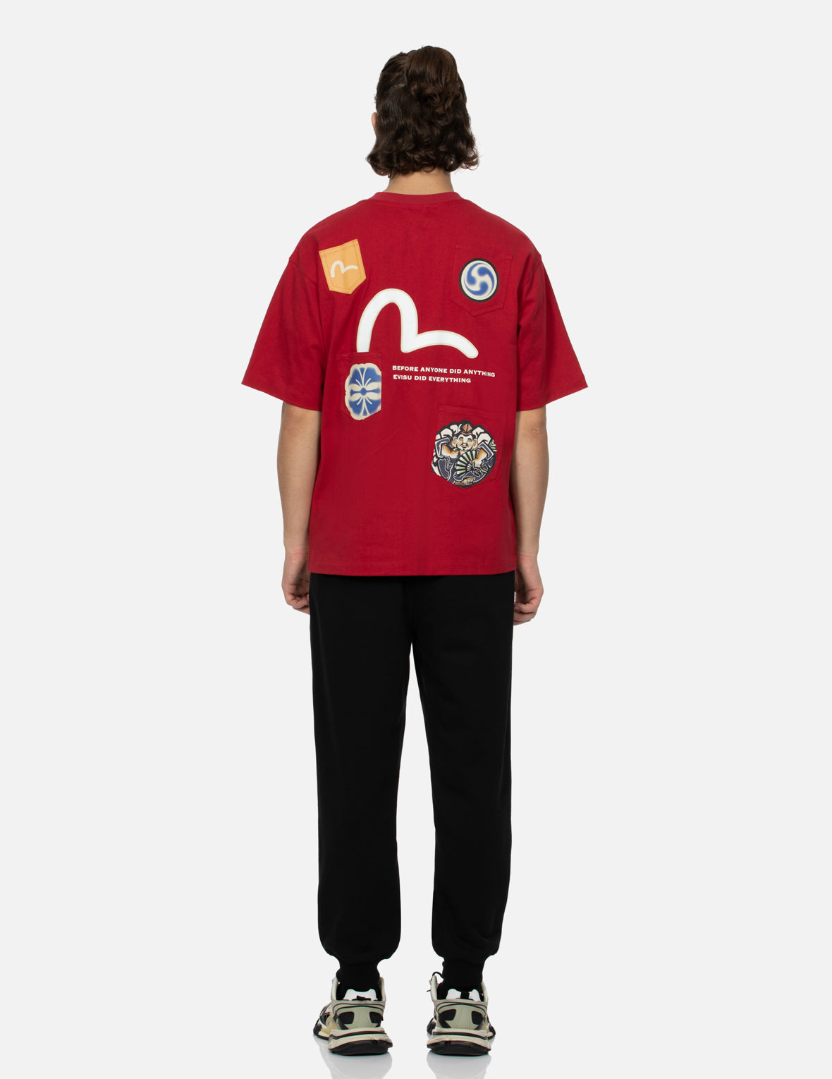 多重印花和多重口袋宽版休闲T恤