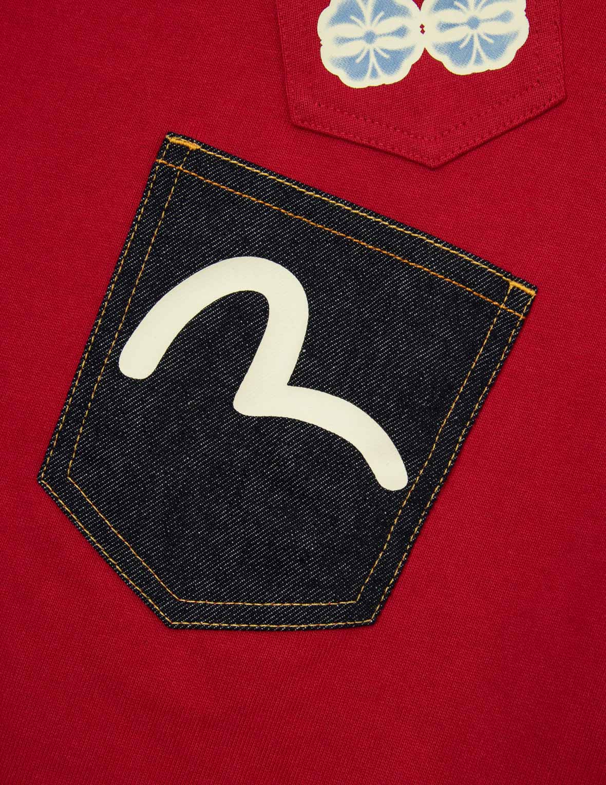 多重印花和多重口袋宽版休闲T恤