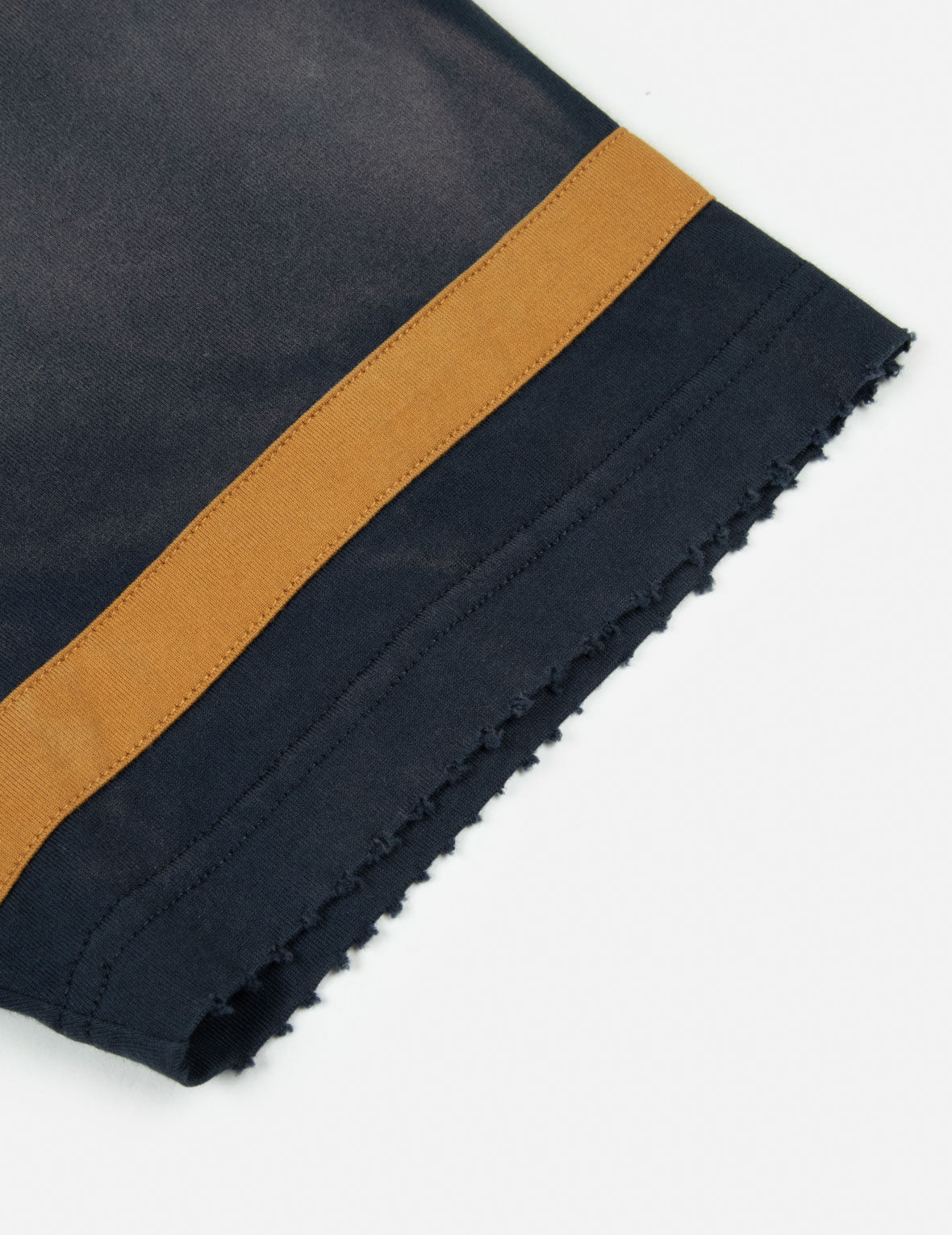 海鸥和商标贴布刺绣宽松版型V领T恤