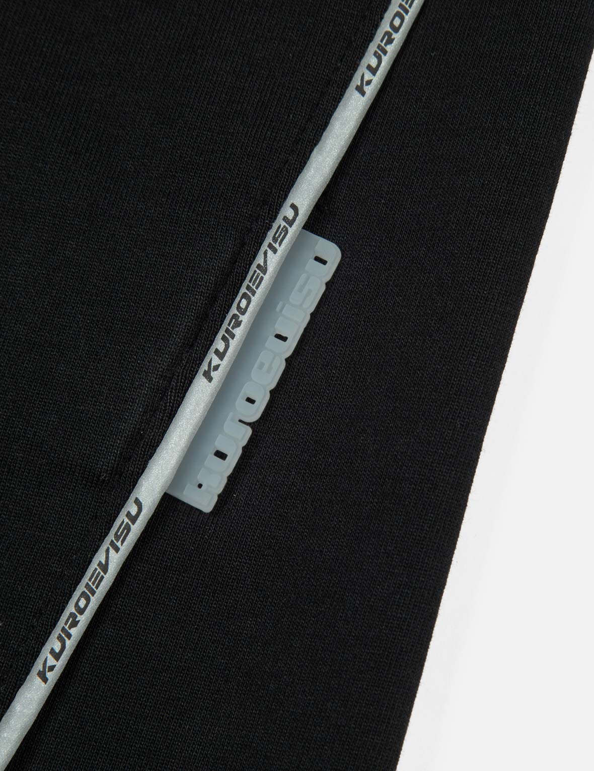 反光捆条和立体家花印花常规版型T恤