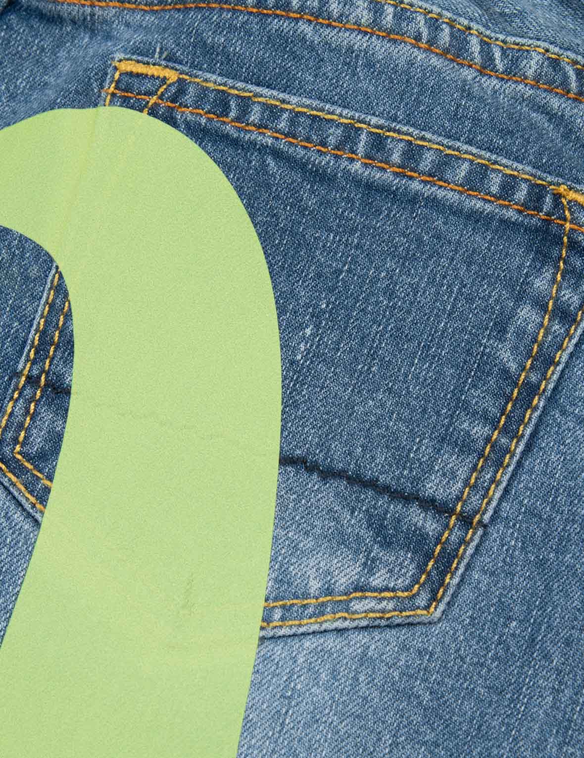 大M印花常规版型牛仔裤