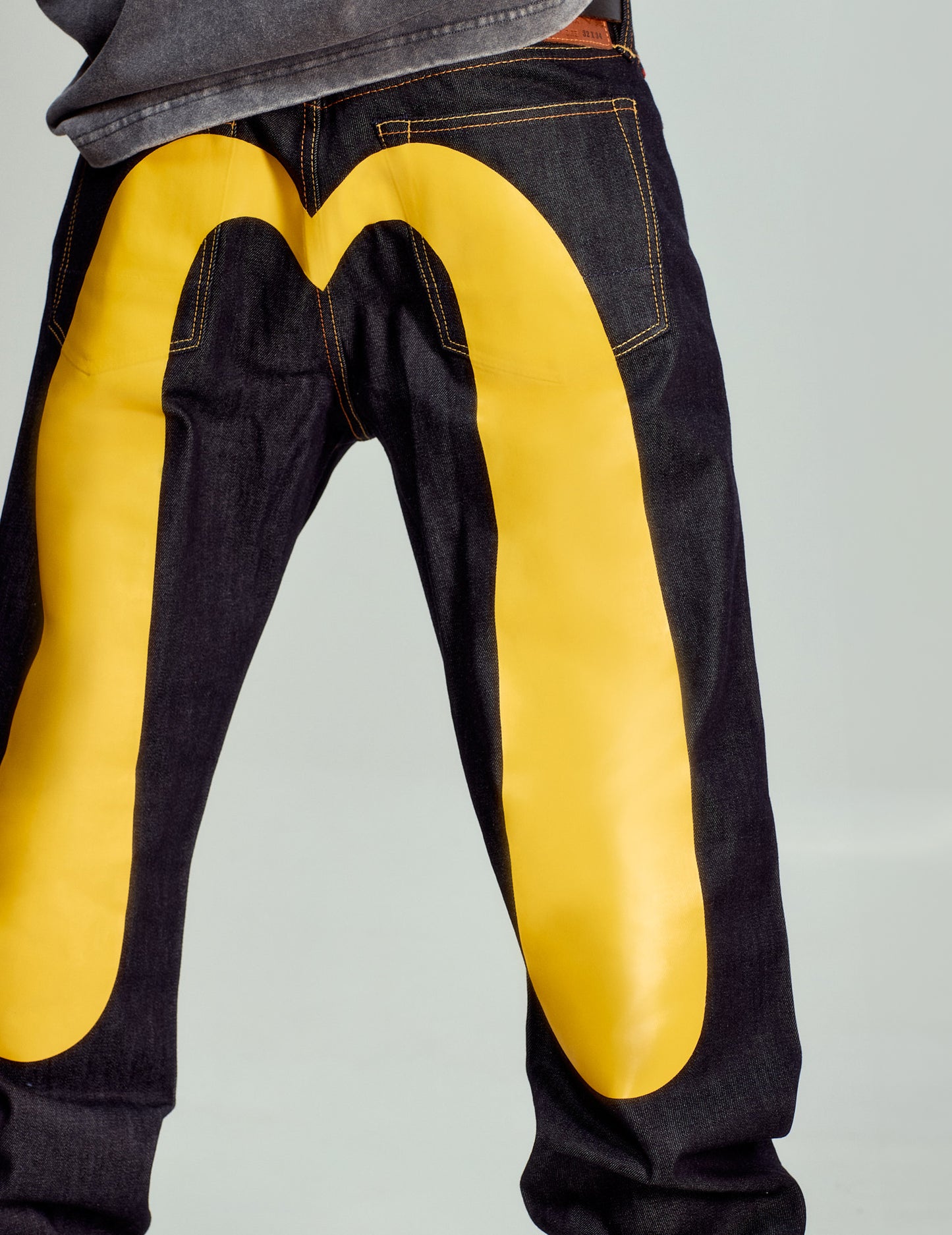 大Ｍ印花阔脚牛仔裤#2000 – EVISU