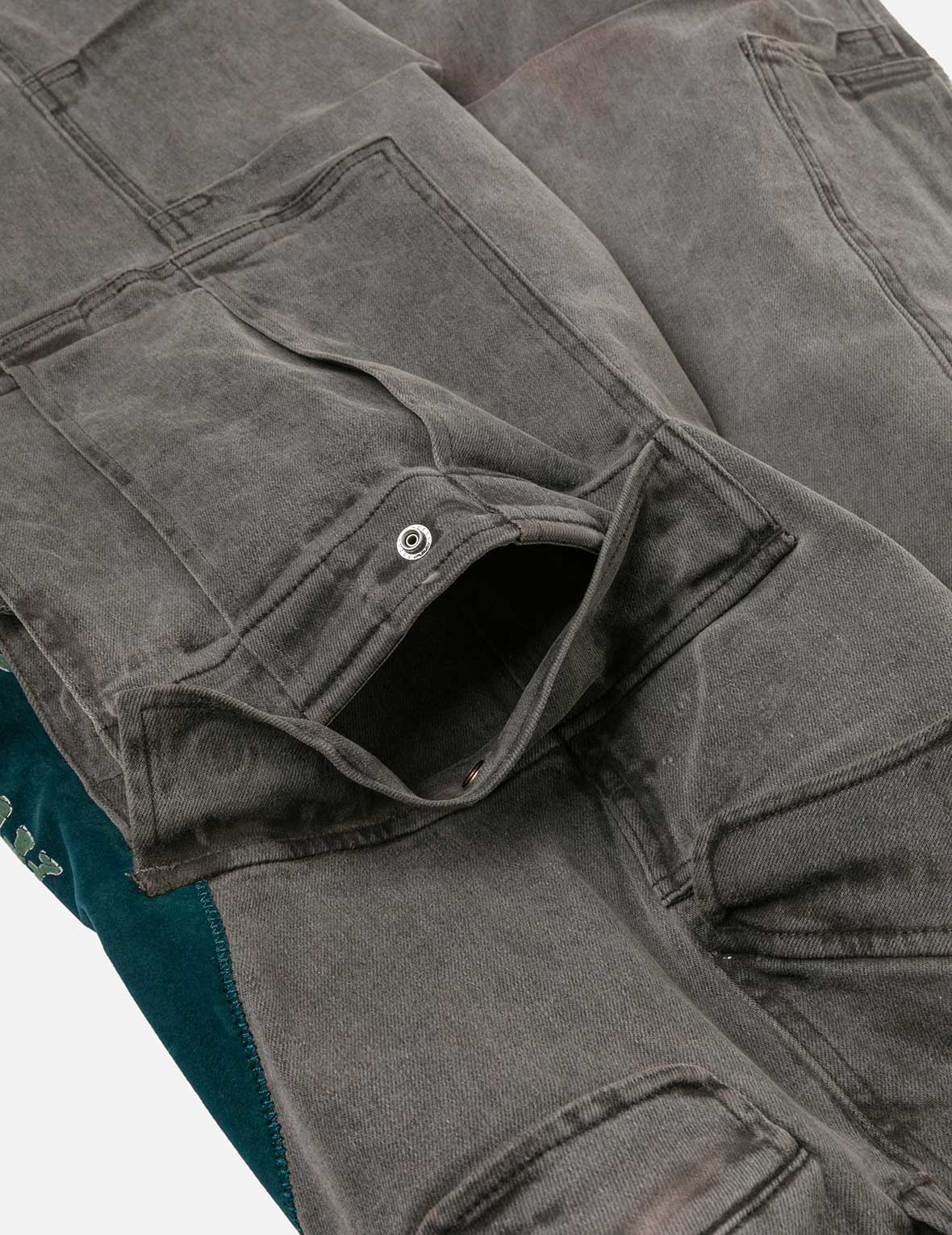 Washed Daicock Embroidery Wide-leg Cargo Jeans