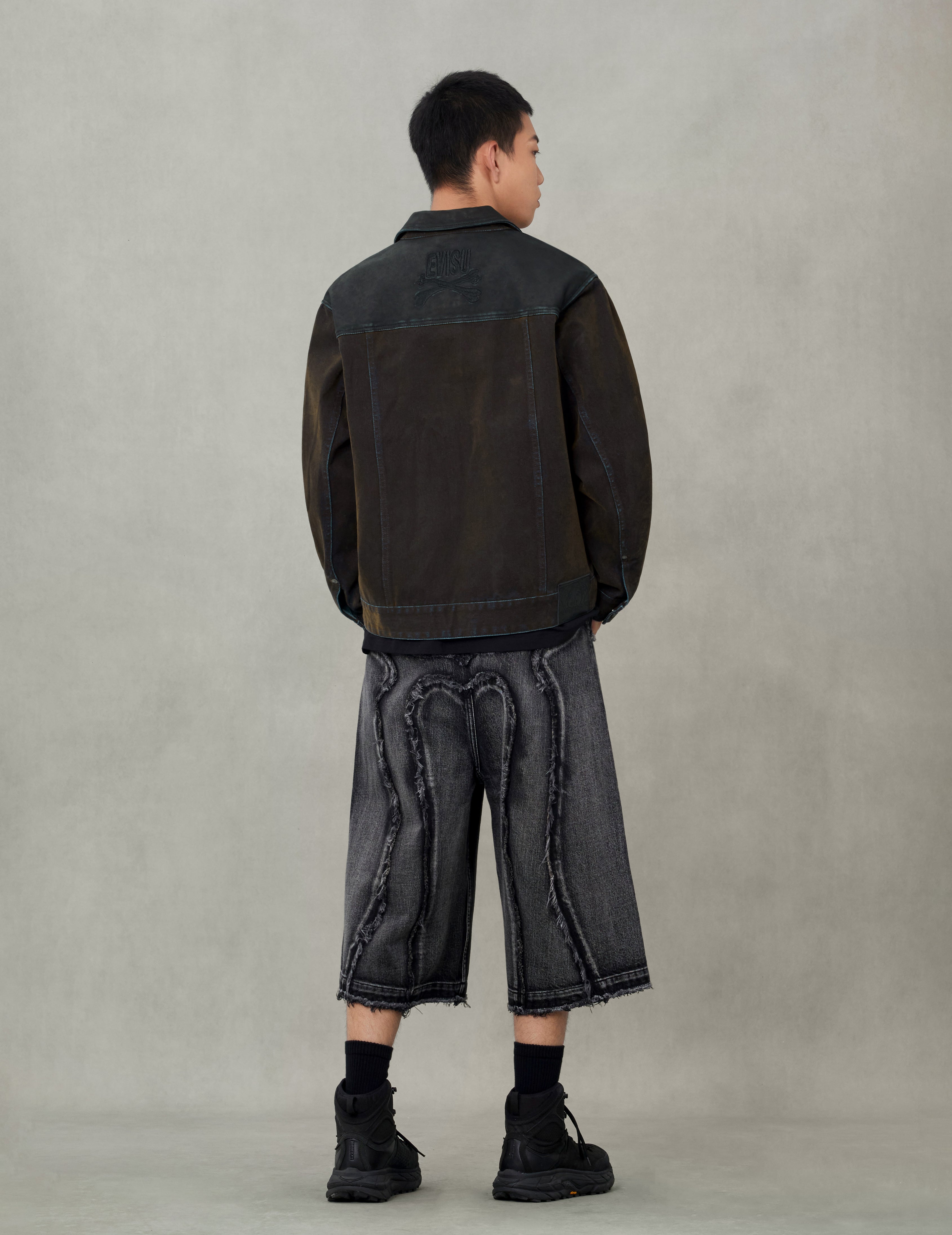 Skull and Logo Embroidery Fashion Fit Heavy Washed Denim Jacket