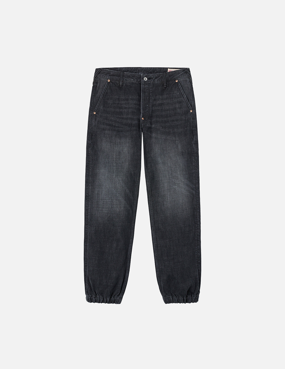 洗水海鸥和商标浮雕压花常规版型束口牛仔裤