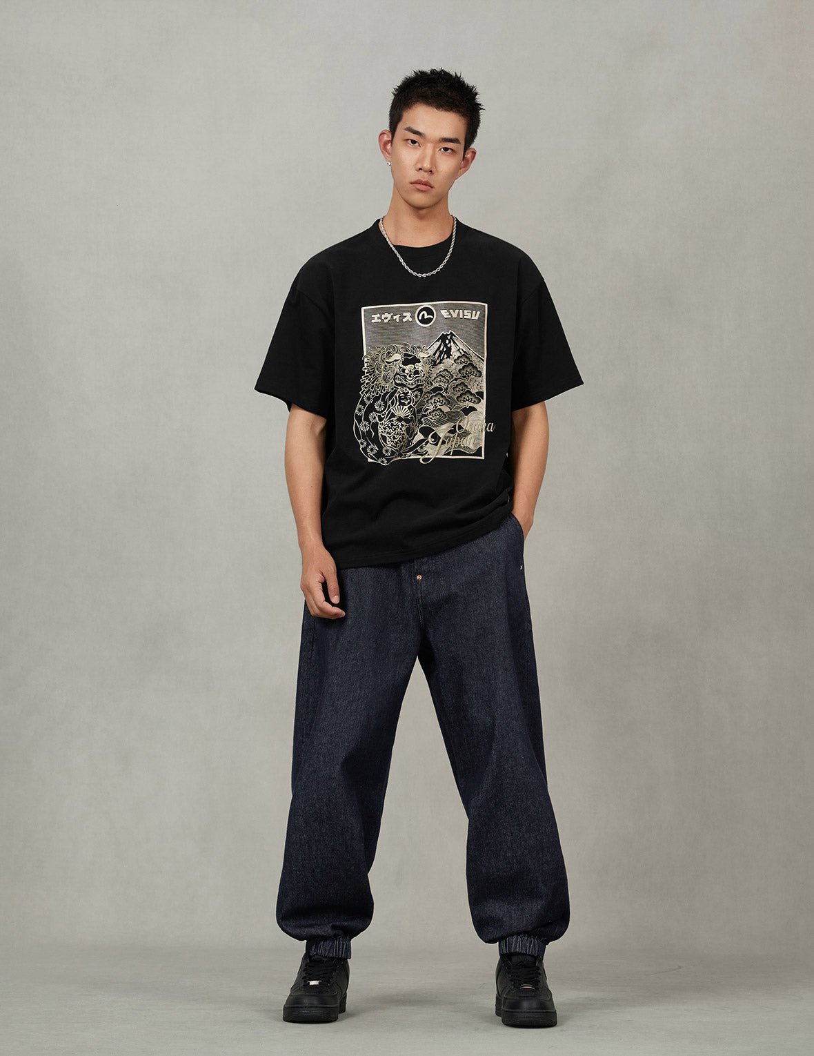 Lion Dance and Mountain Embroidery Relax Fit T-Shirt – EVISU