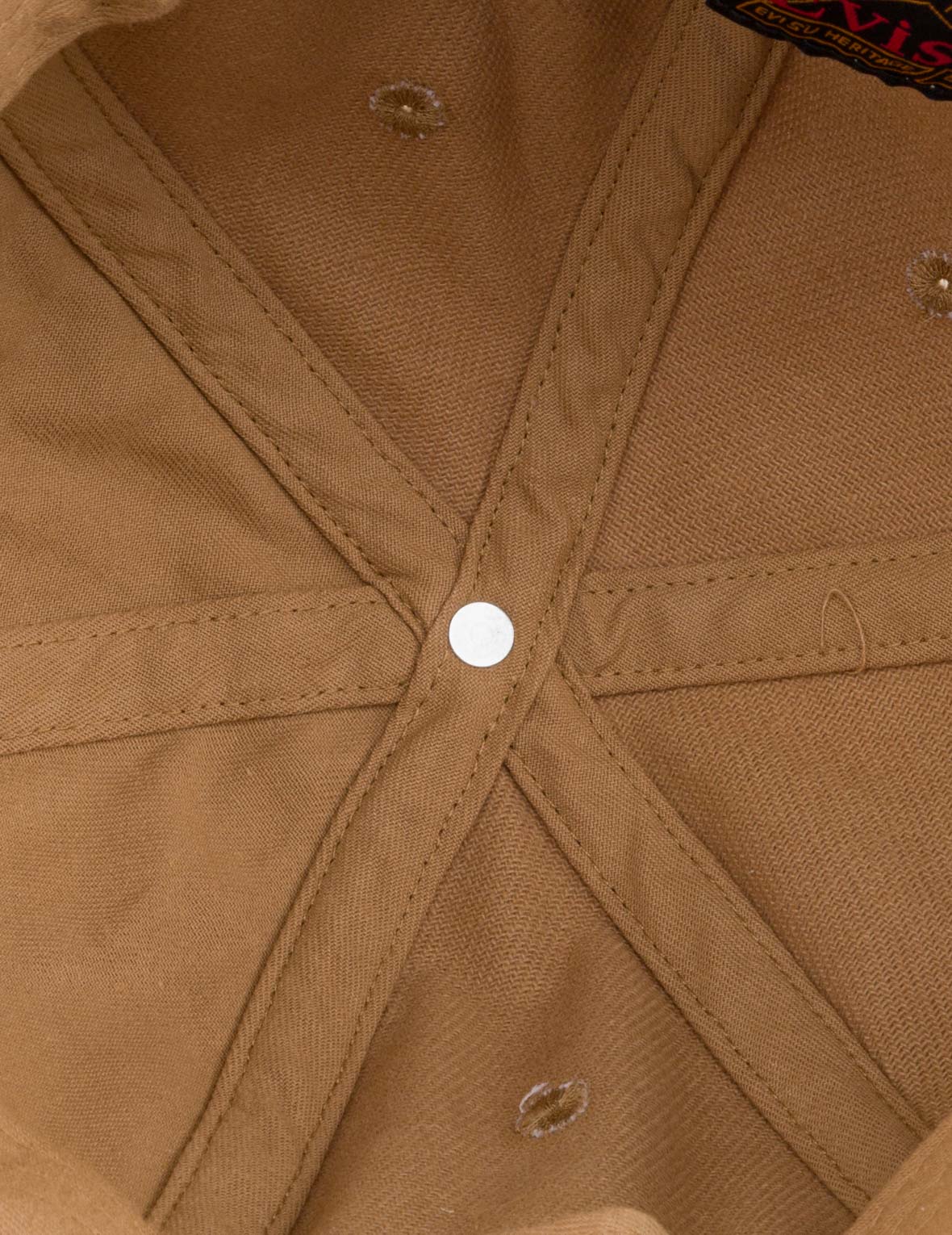 海鸥和商标刺绣鸭舌帽