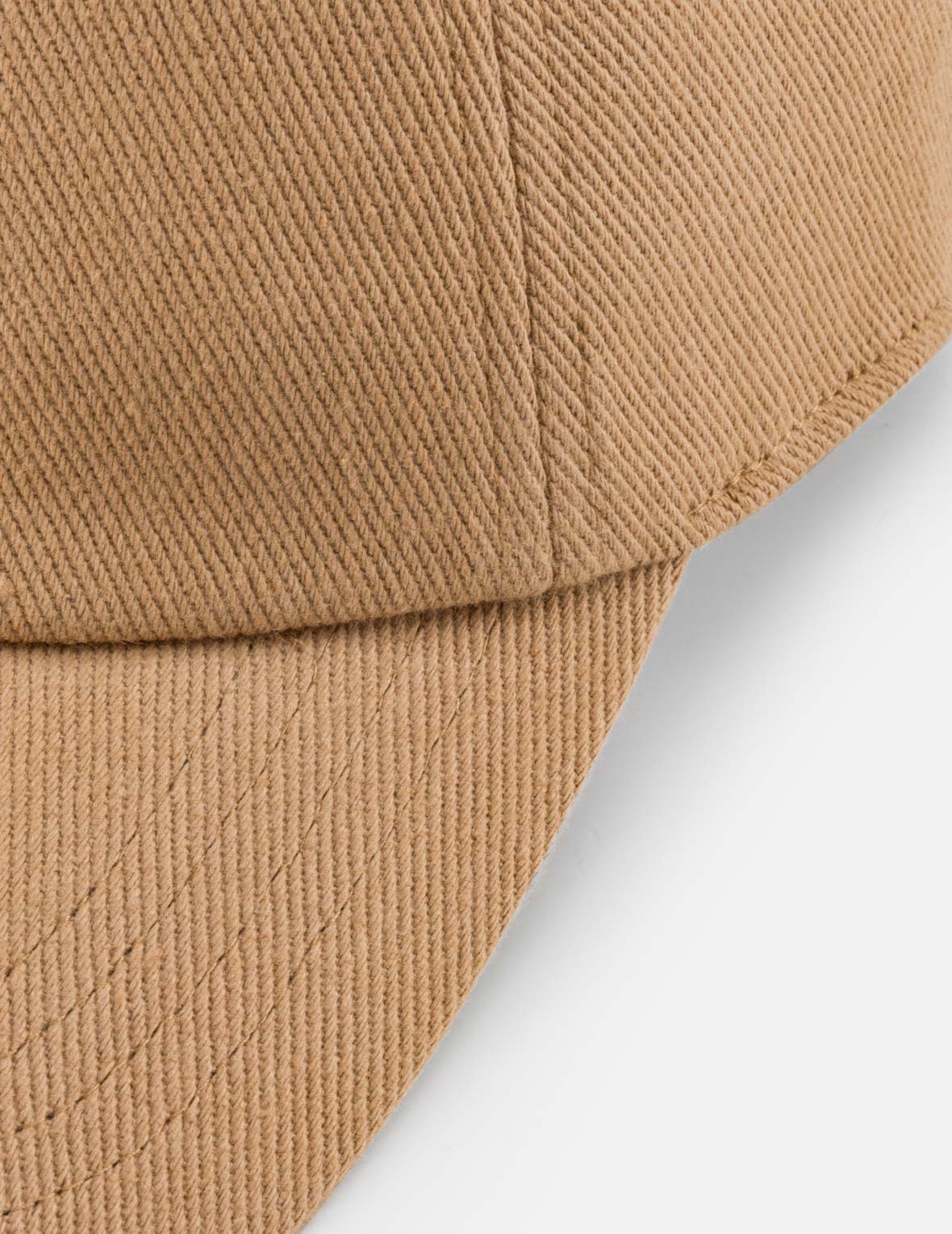 海鸥和商标刺绣鸭舌帽