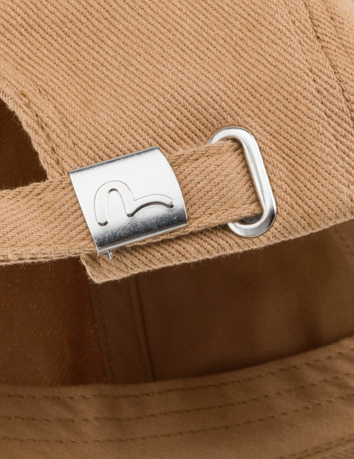 海鸥和商标刺绣鸭舌帽