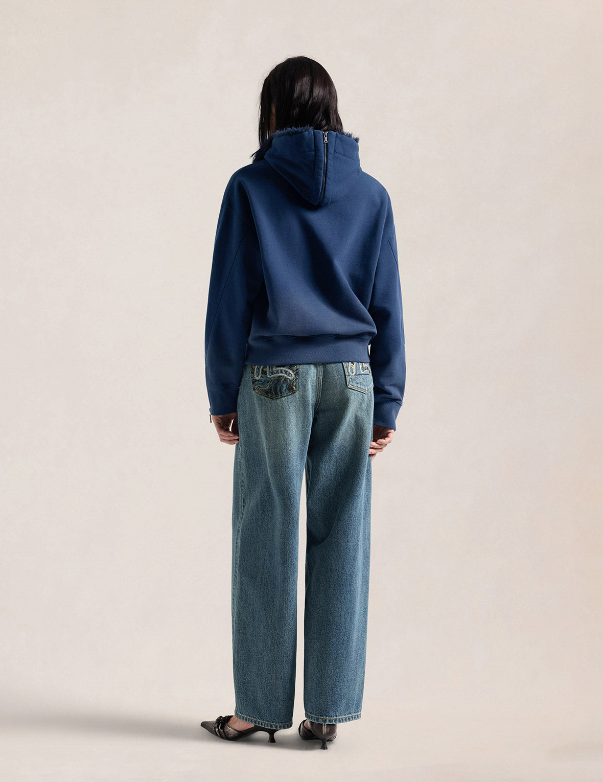 锁形贴布绣花连帽卫衣