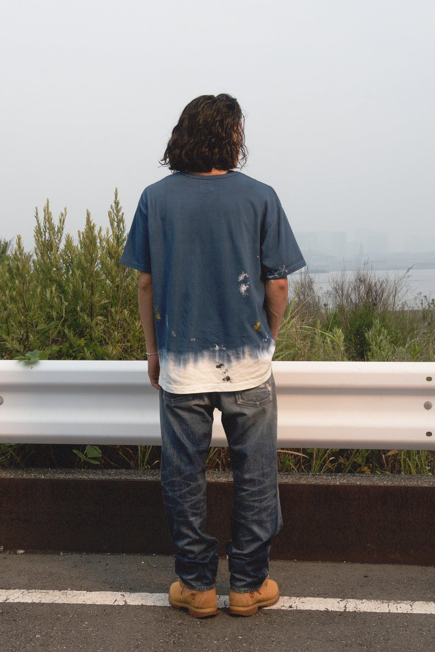 达摩和商标刺绣常规版型渐层式染色T恤