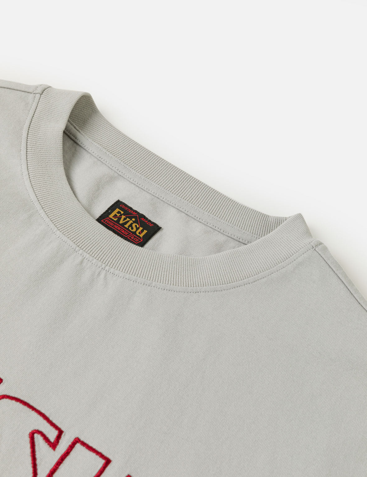 Alligator vs Seagull Outlined Embroidery T-shirt