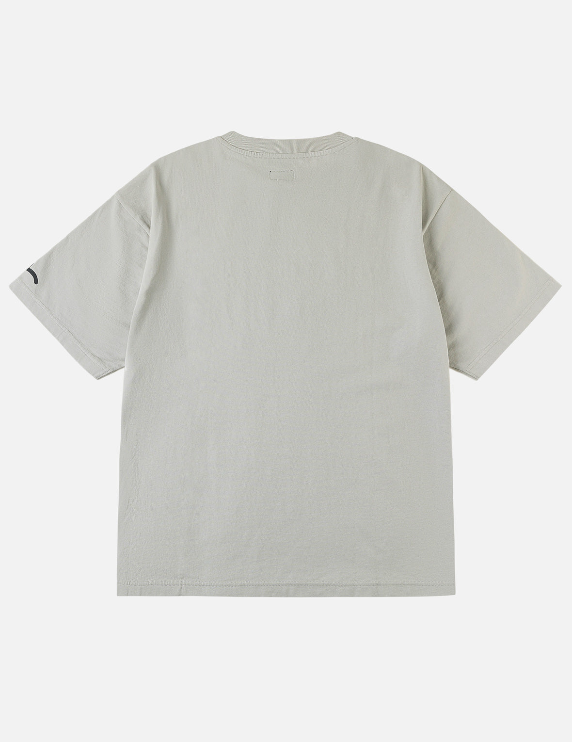 Alligator vs Seagull Outlined Embroidery T-shirt