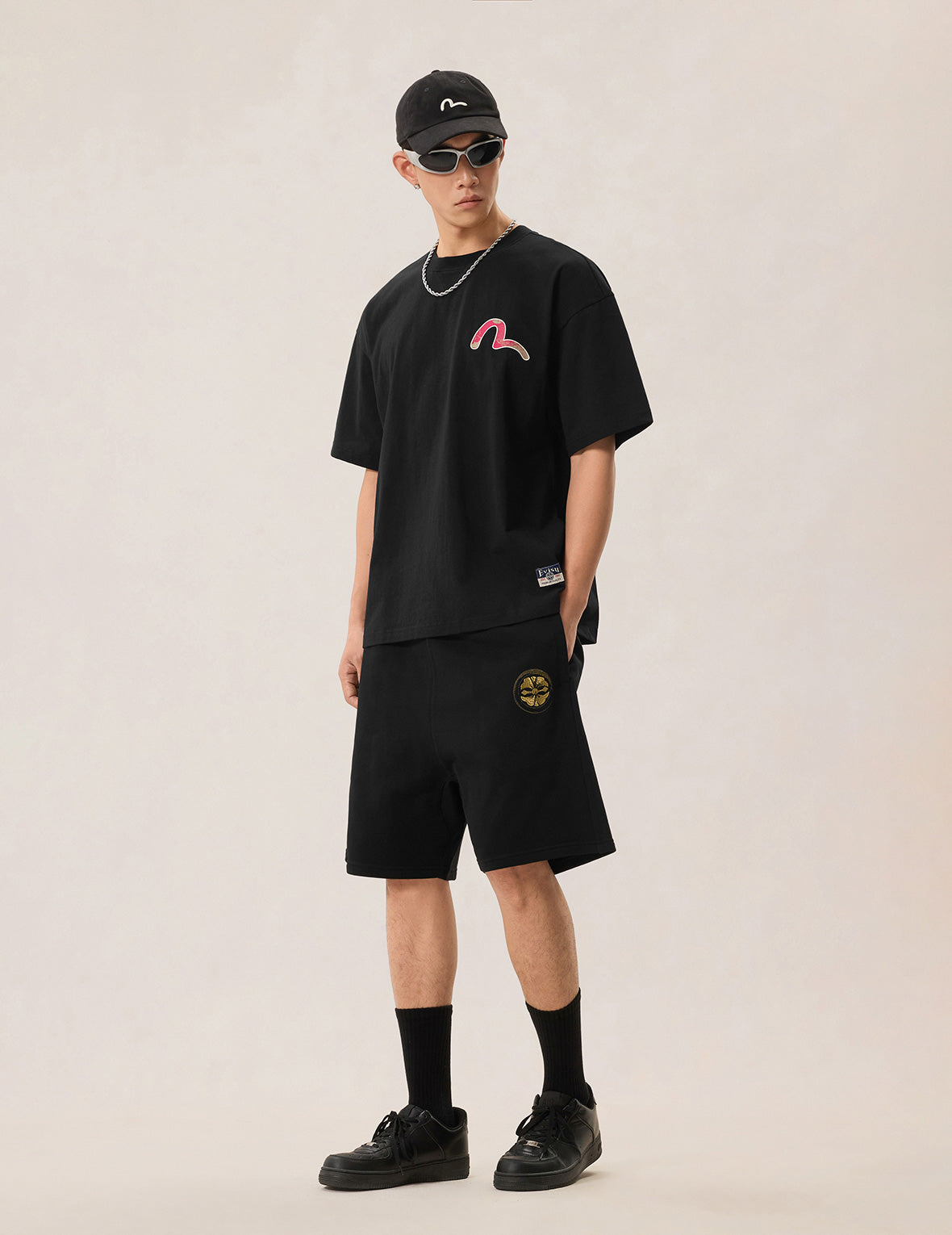 Kamon and Logo Embroidery Sweatshorts