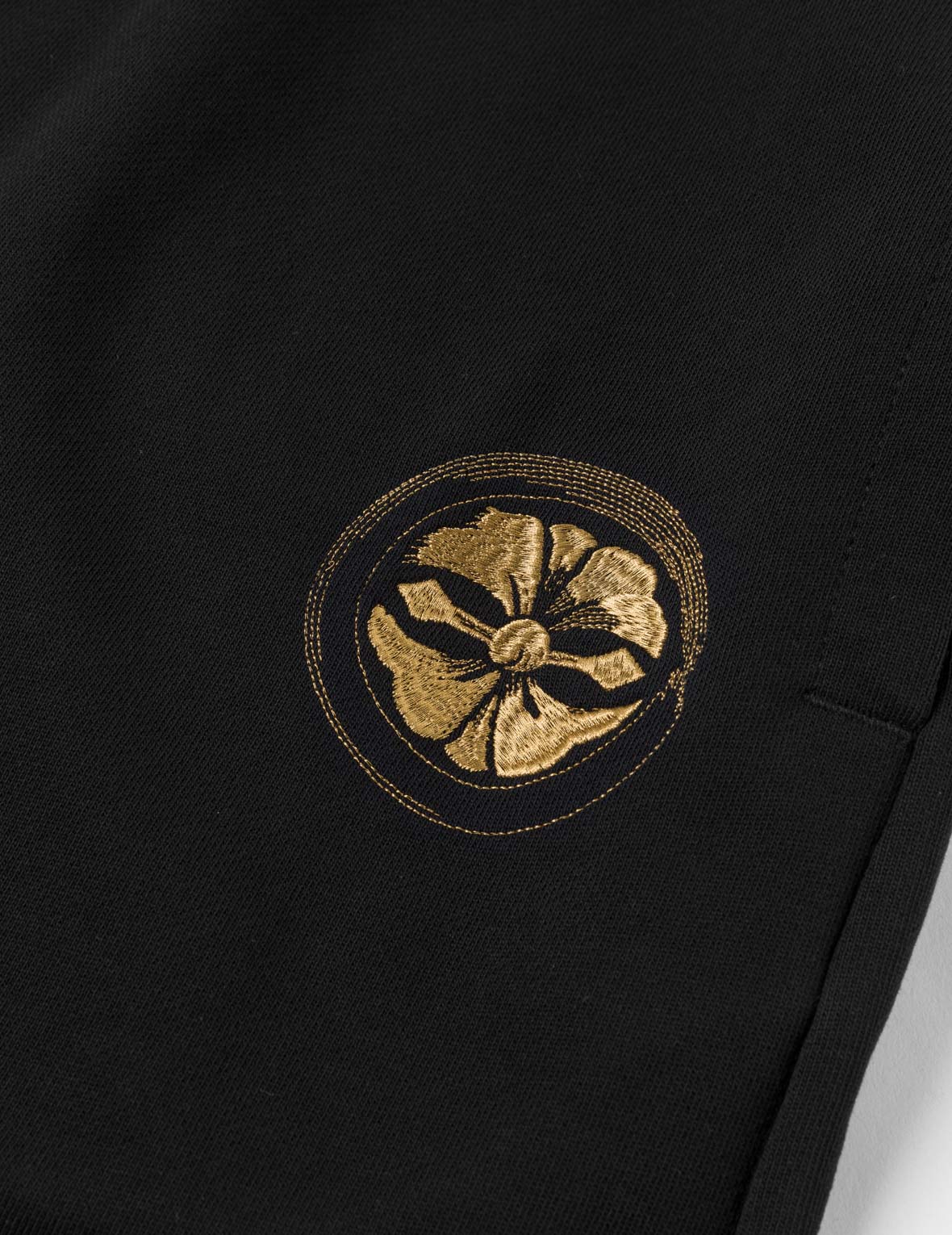 Kamon and Logo Embroidery Sweatshorts