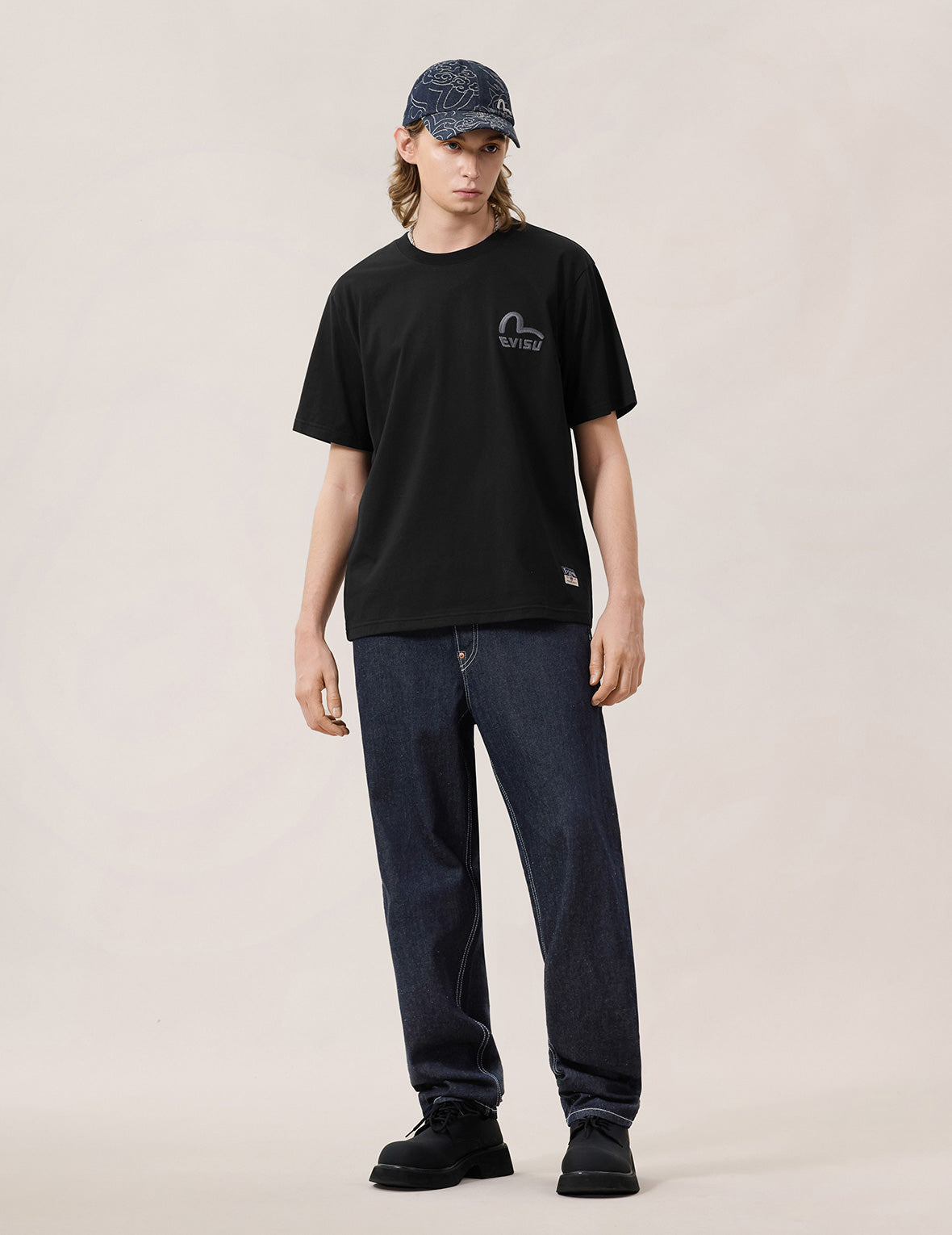 Monochrome Seagull Embroidery T-shirt