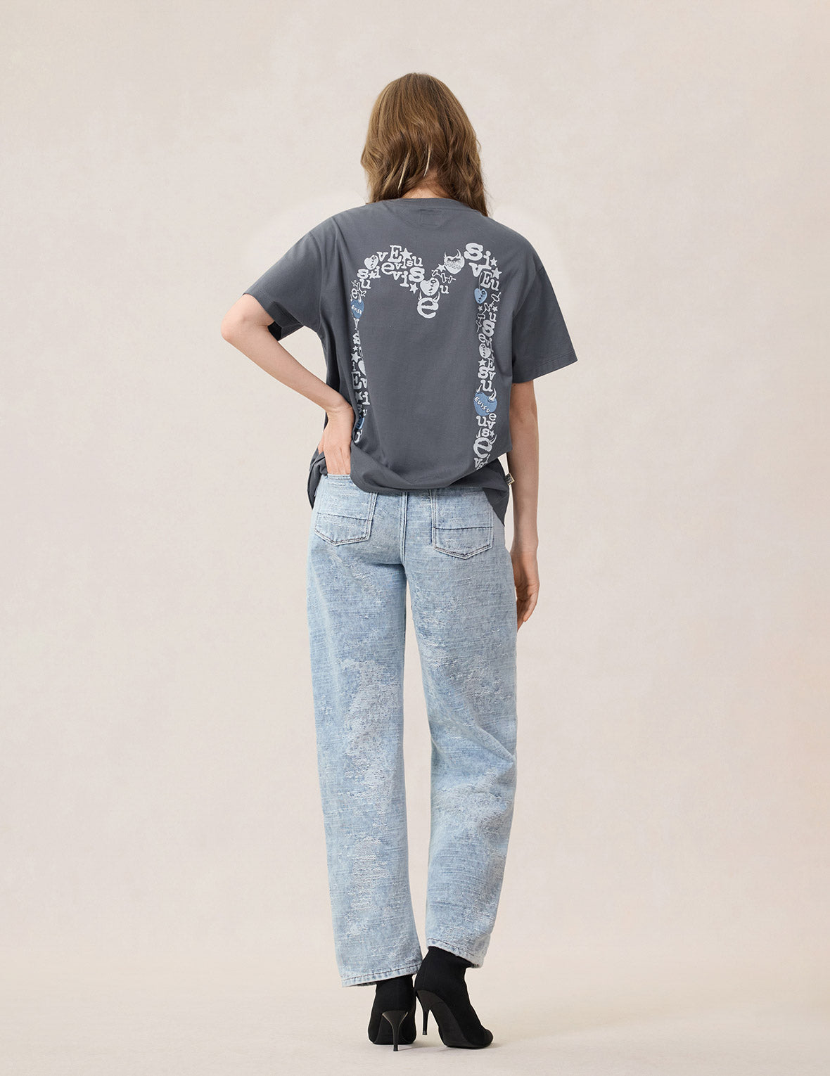 主题图案大 M 印花 T恤