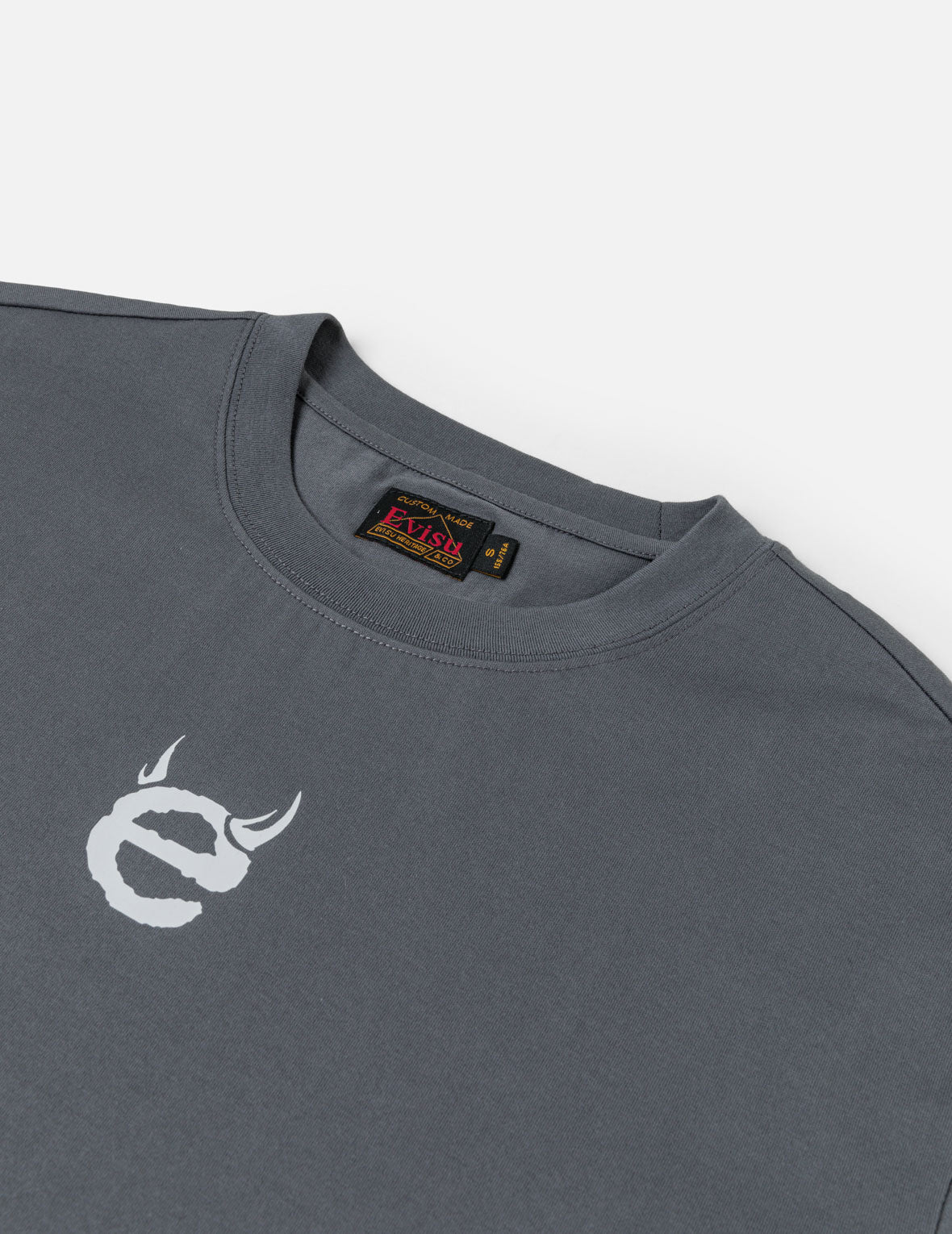 主题图案大 M 印花 T恤