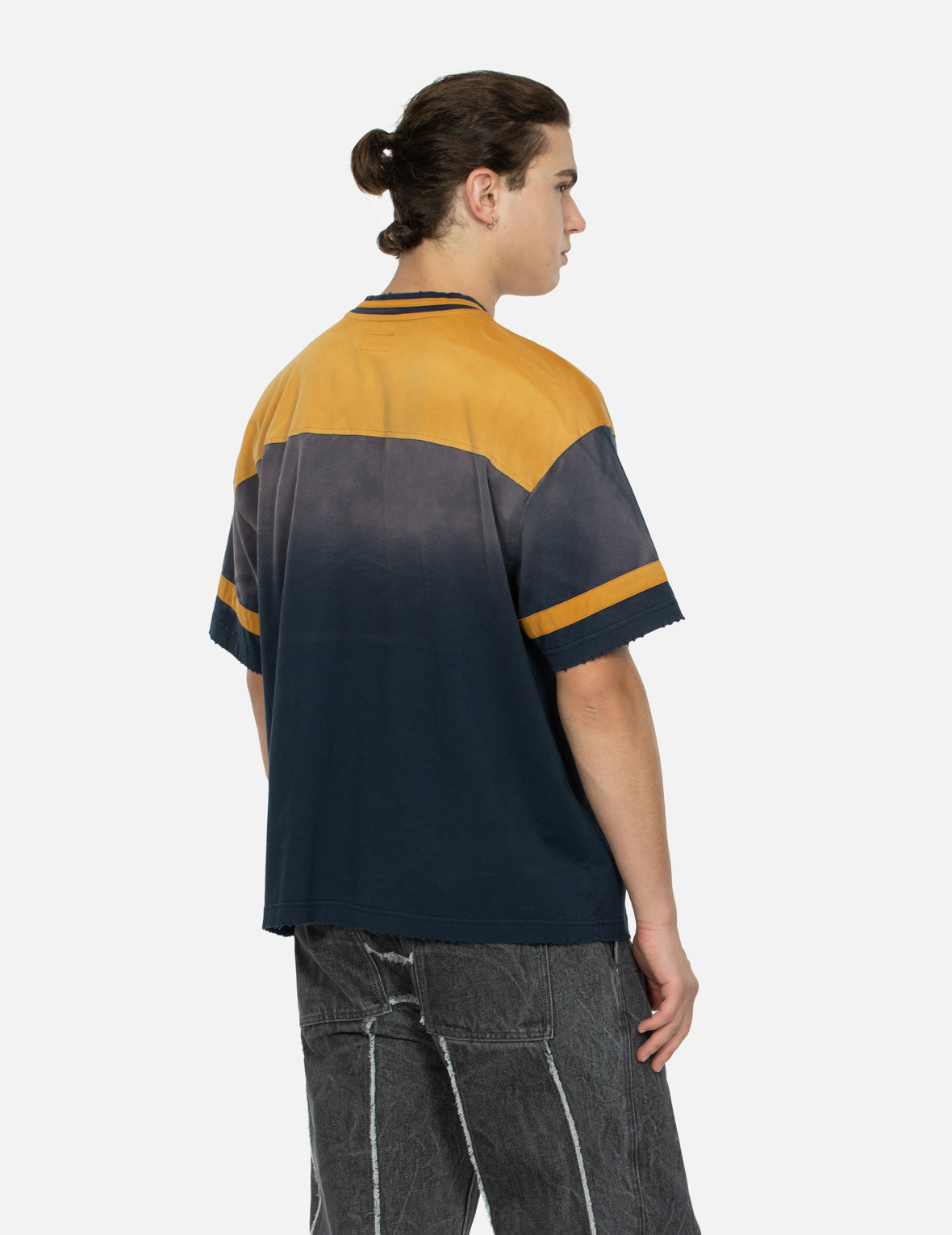 Seagull and Logo Appliqué Embroidery Boxy V-Neck T-shirt